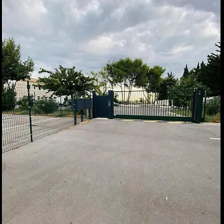 Appartement Moderne Proche De Tout Et Parking Gratuit Lattes Extérieur photo