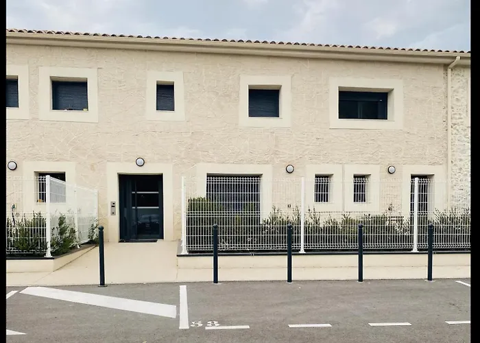 Appartement Moderne Proche De Tout Et Parking Gratuit